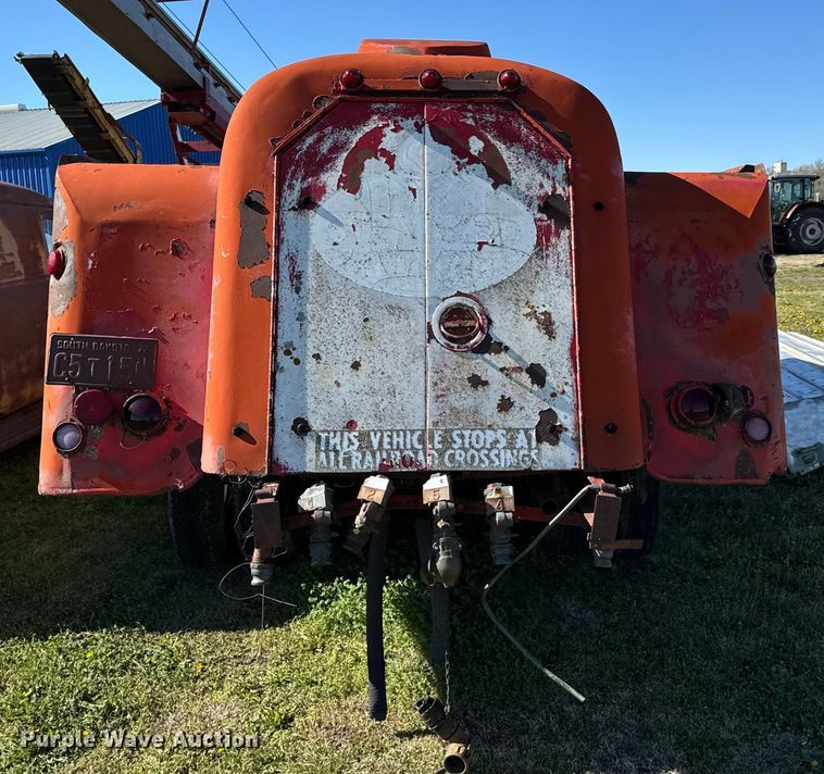 image for item NH9074 1952 Ford  F-6 fuel truck