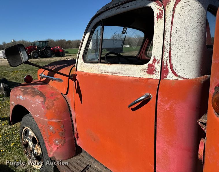 image for item NH9074 1952 Ford  F-6 fuel truck