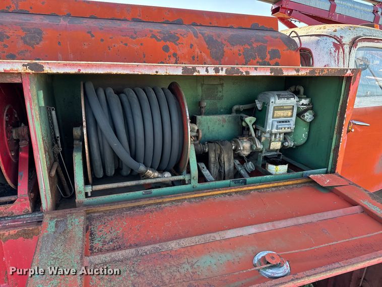 image for item NH9074 1952 Ford  F-6 fuel truck