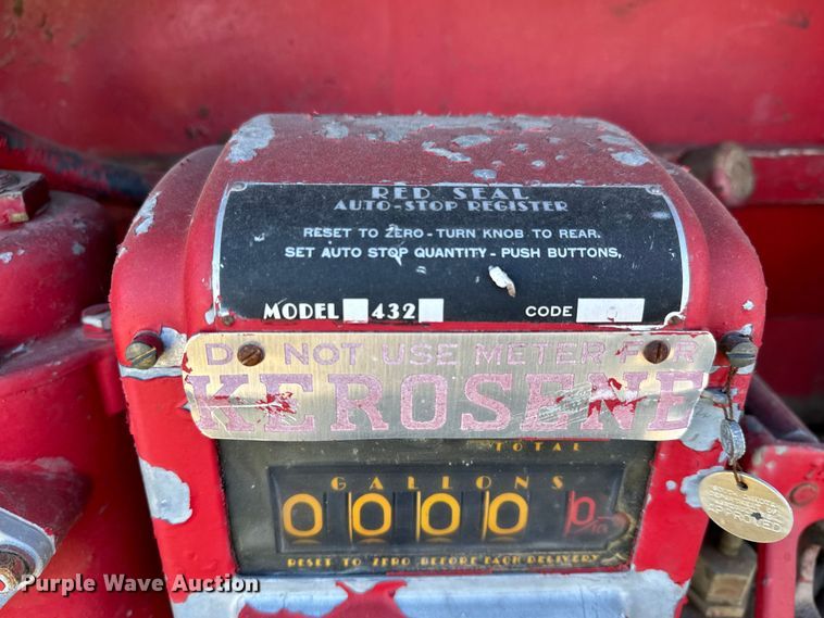 image for item NH9074 1952 Ford  F-6 fuel truck