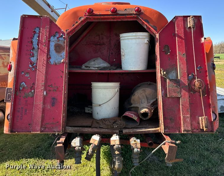 image for item NH9074 1952 Ford  F-6 fuel truck