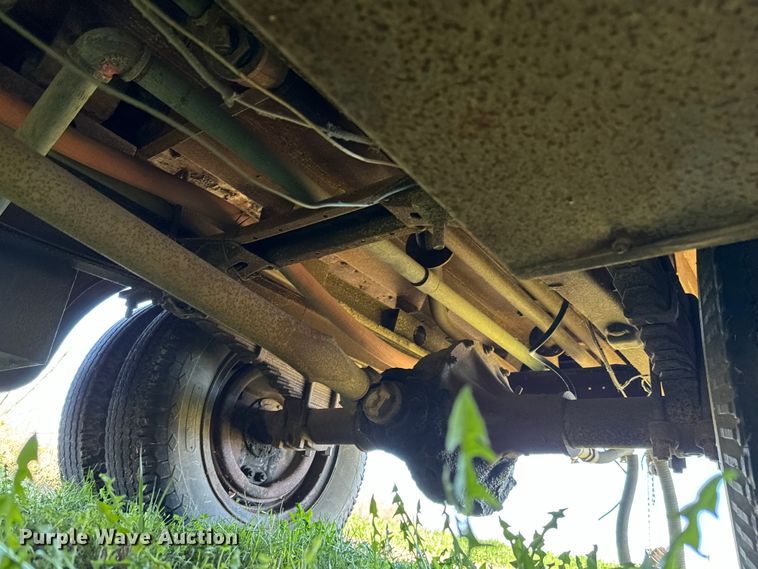 image for item NH9074 1952 Ford  F-6 fuel truck