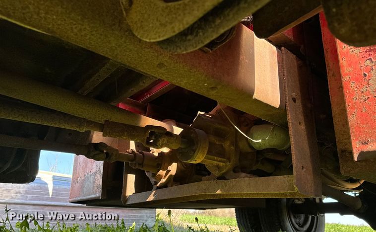 image for item NH9074 1952 Ford  F-6 fuel truck