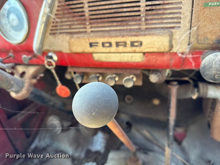 image for item NH9074 1952 Ford  F-6 fuel truck