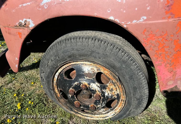 image for item NH9074 1952 Ford  F-6 fuel truck