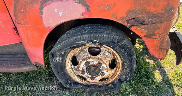 image for item NH9074 1952 Ford  F-6 fuel truck