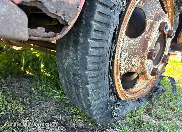 image for item NH9074 1952 Ford  F-6 fuel truck