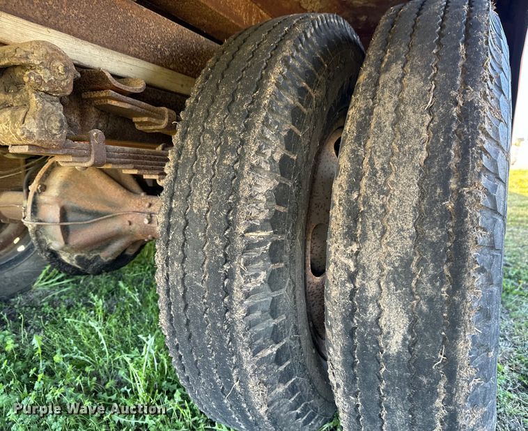 image for item NH9074 1952 Ford  F-6 fuel truck