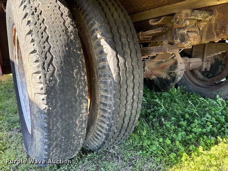 image for item NH9074 1952 Ford  F-6 fuel truck