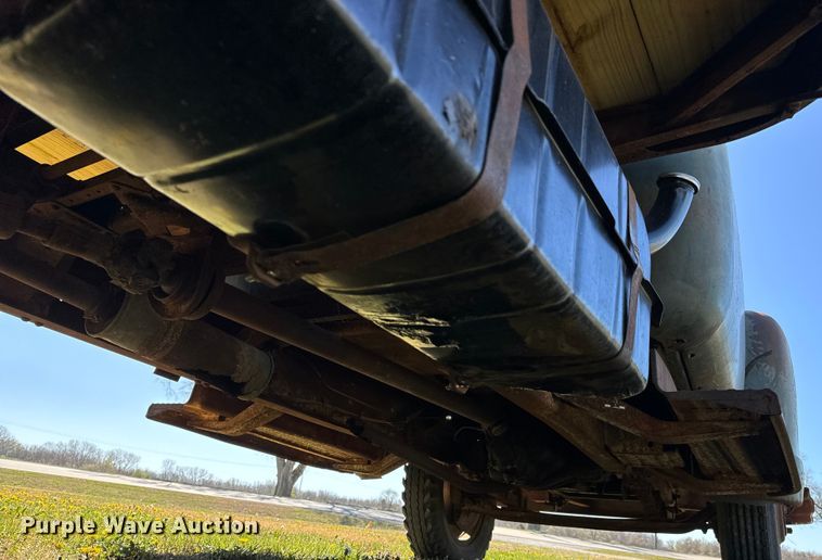 image for item NH9075 1948 Chevrolet  Loadmaster flatbed truck