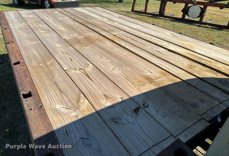 image for item NH9075 1948 Chevrolet  Loadmaster flatbed truck