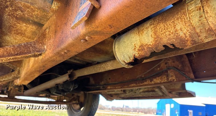 image for item NH9075 1948 Chevrolet  Loadmaster flatbed truck