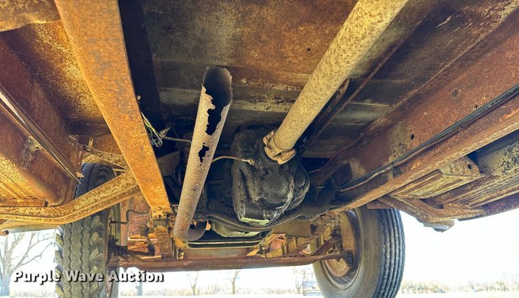 image for item NH9075 1948 Chevrolet  Loadmaster flatbed truck