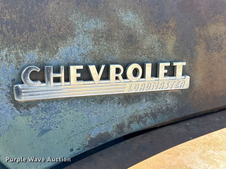 image for item NH9075 1948 Chevrolet  Loadmaster flatbed truck
