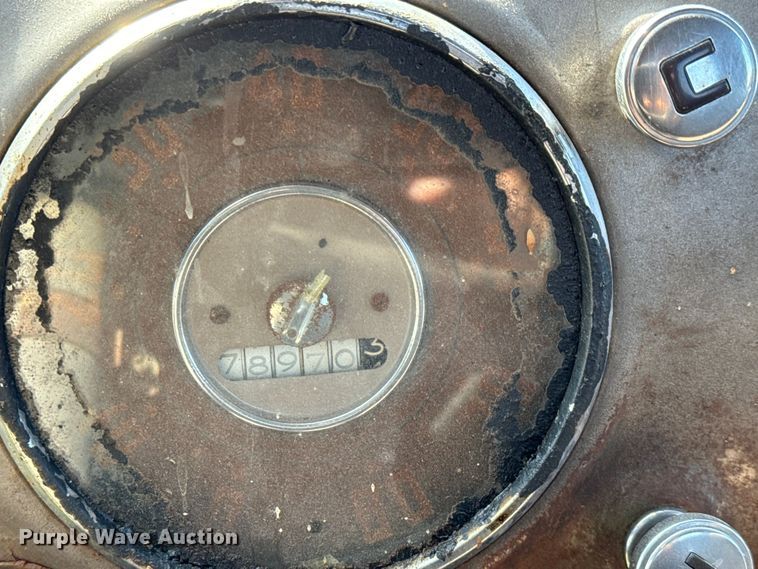 image for item NH9075 1948 Chevrolet  Loadmaster flatbed truck