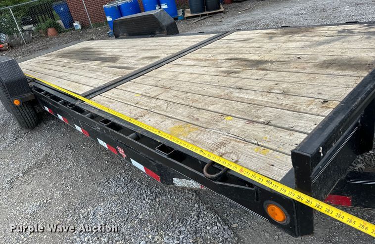 image for item NL9863 2021 PJ Carhauler Tilt T6222 tilt deck equipment trailer