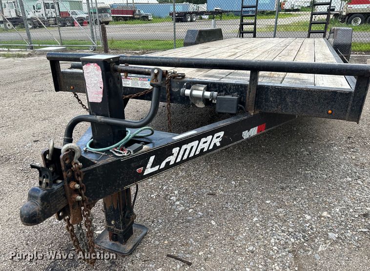 image for item NL9865 2019 Lamar H6832227 equipment trailer