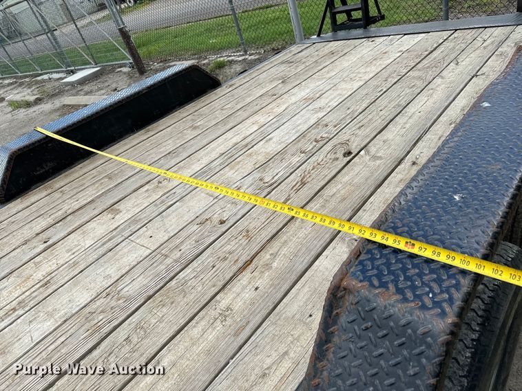 image for item NL9865 2019 Lamar H6832227 equipment trailer