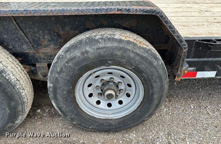 image for item NL9865 2019 Lamar H6832227 equipment trailer