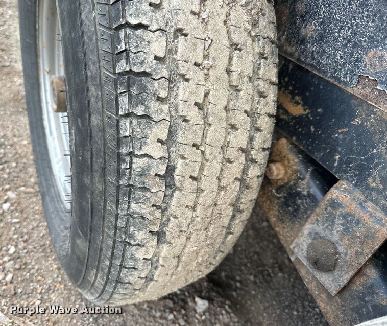 image for item NL9865 2019 Lamar H6832227 equipment trailer