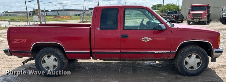 image for item NL9881 1998 GMC Sierra 1500 Ext. Cab pickup truck