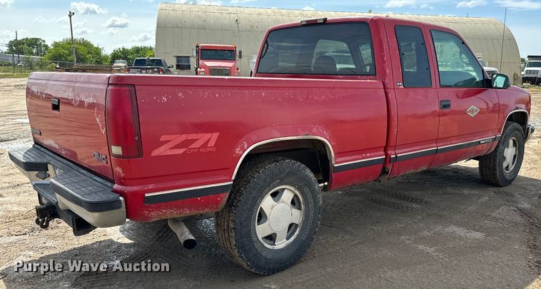 image for item NL9881 1998 GMC Sierra 1500 Ext. Cab pickup truck