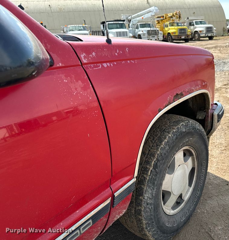 image for item NL9881 1998 GMC Sierra 1500 Ext. Cab pickup truck