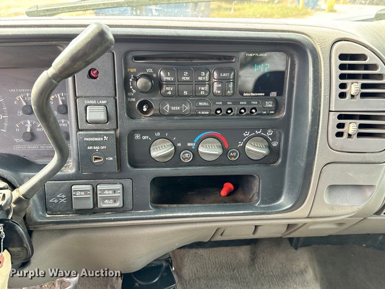 image for item NL9881 1998 GMC Sierra 1500 Ext. Cab pickup truck