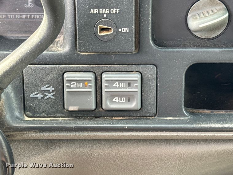 image for item NL9881 1998 GMC Sierra 1500 Ext. Cab pickup truck