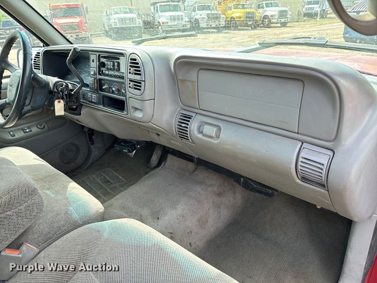 image for item NL9881 1998 GMC Sierra 1500 Ext. Cab pickup truck