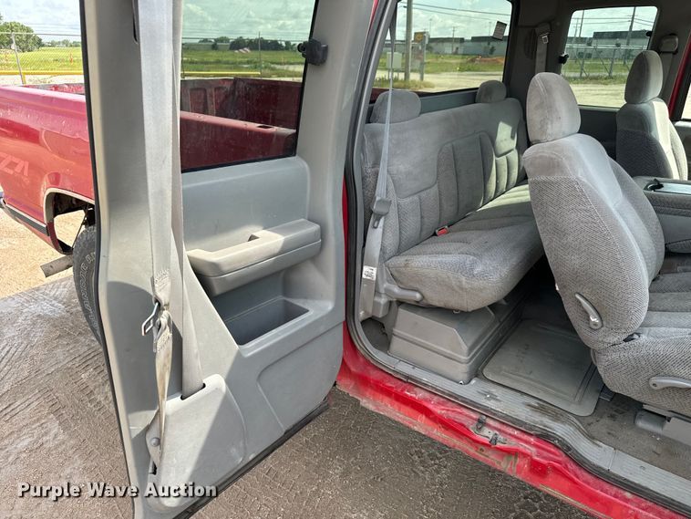 image for item NL9881 1998 GMC Sierra 1500 Ext. Cab pickup truck