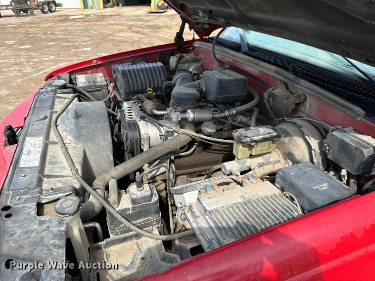 image for item NL9881 1998 GMC Sierra 1500 Ext. Cab pickup truck