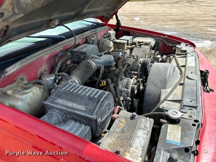 image for item NL9881 1998 GMC Sierra 1500 Ext. Cab pickup truck