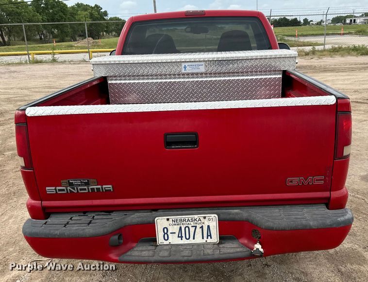 image for item NL9883 2001 GMC Sonama  pickup truck