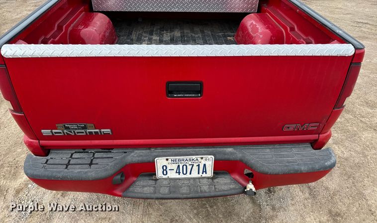 image for item NL9883 2001 GMC Sonama  pickup truck