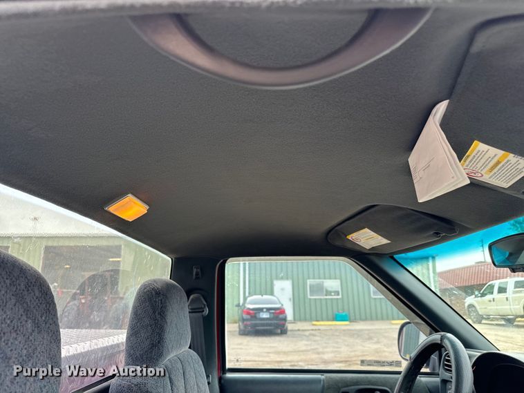 image for item NL9883 2001 GMC Sonama  pickup truck