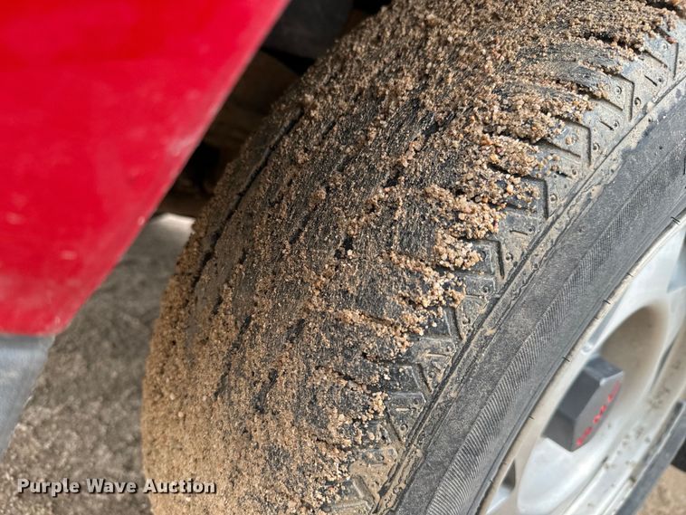 image for item NL9883 2001 GMC Sonama  pickup truck