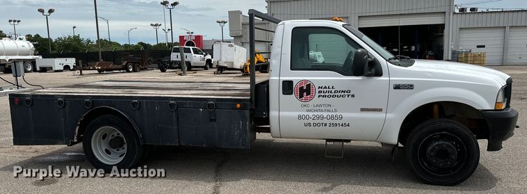 image for item NL9897 2004 Ford F550 flatbed truck