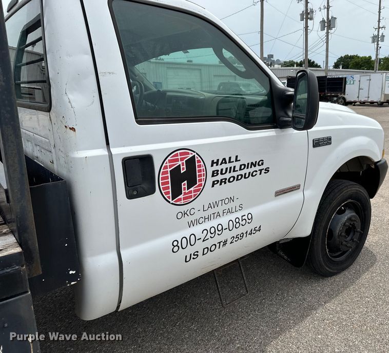 image for item NL9897 2004 Ford F550 flatbed truck