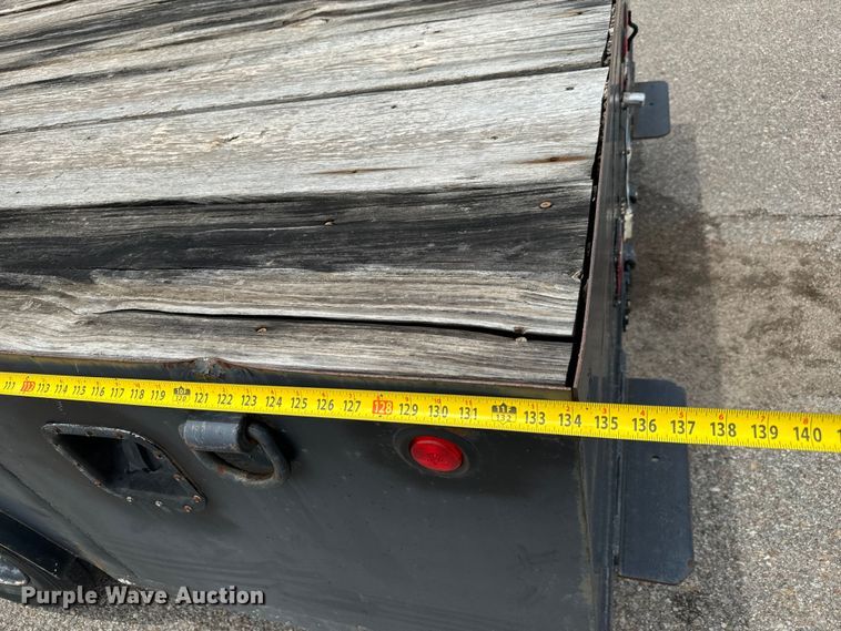 image for item NL9897 2004 Ford F550 flatbed truck