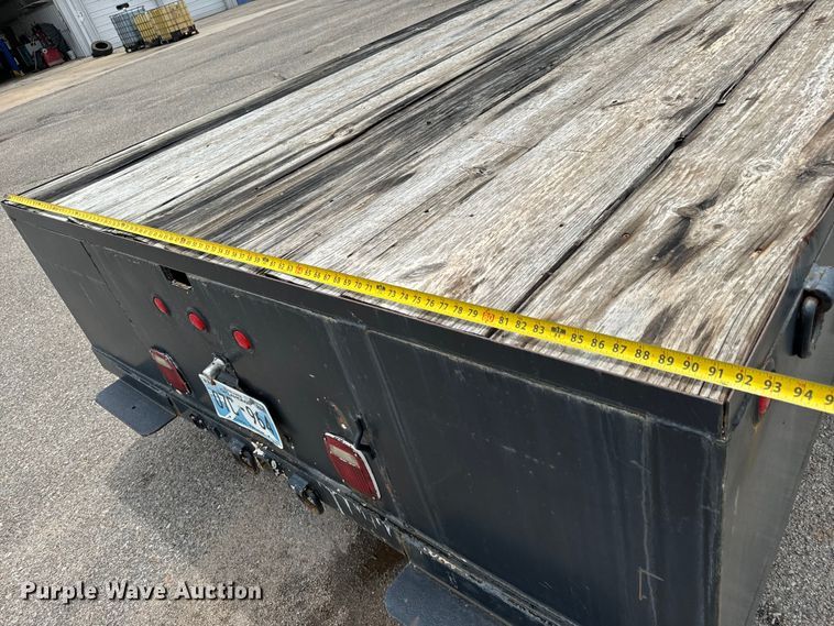image for item NL9897 2004 Ford F550 flatbed truck