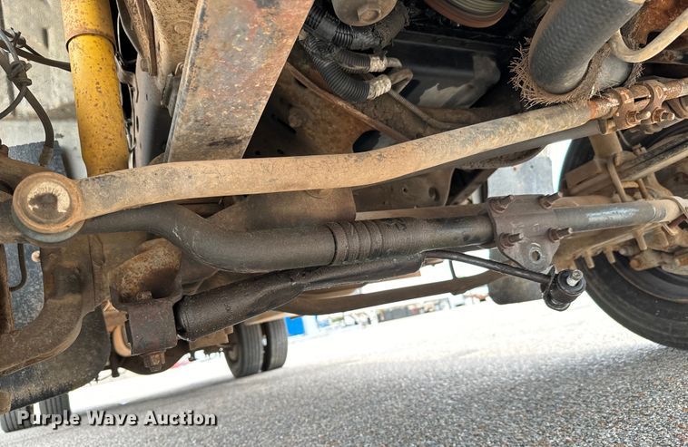 image for item NL9897 2004 Ford F550 flatbed truck