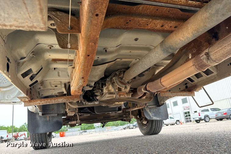 image for item NL9897 2004 Ford F550 flatbed truck