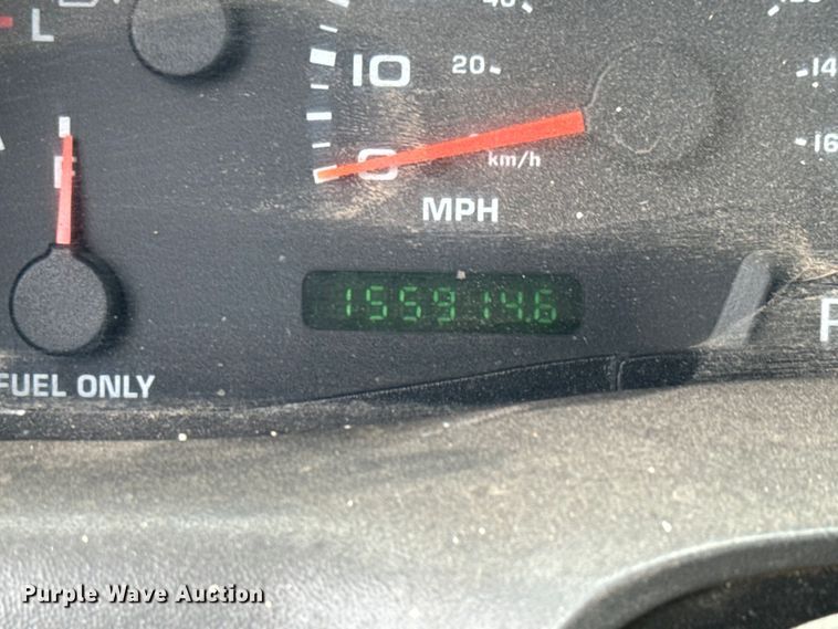 image for item NL9897 2004 Ford F550 flatbed truck