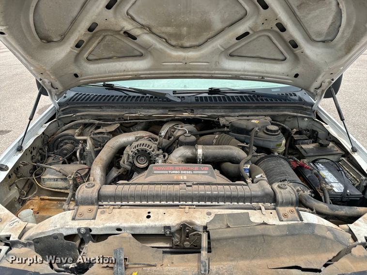 image for item NL9897 2004 Ford F550 flatbed truck