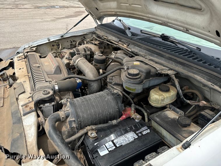 image for item NL9897 2004 Ford F550 flatbed truck