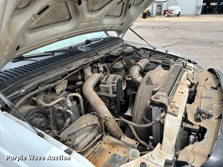 image for item NL9897 2004 Ford F550 flatbed truck