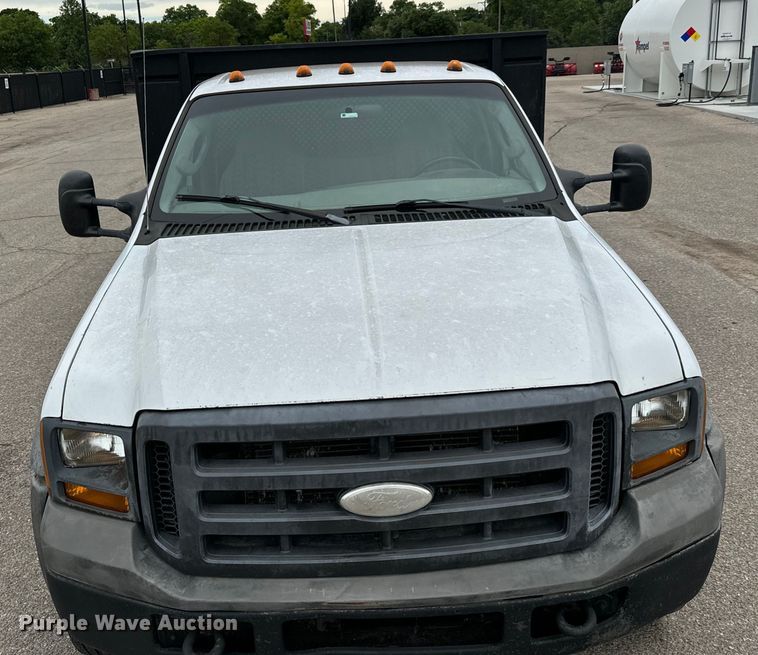 image for item NL9899 2005 Ford F550 flatbed truck