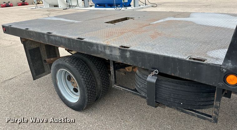 image for item NL9899 2005 Ford F550 flatbed truck