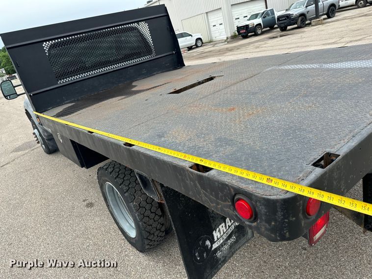 image for item NL9899 2005 Ford F550 flatbed truck